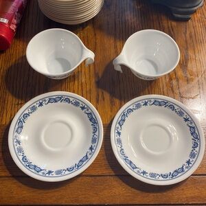 Vintage 1970's Corelle Corning Ware 4pc Old Towne Blue Onion cup and saucer set